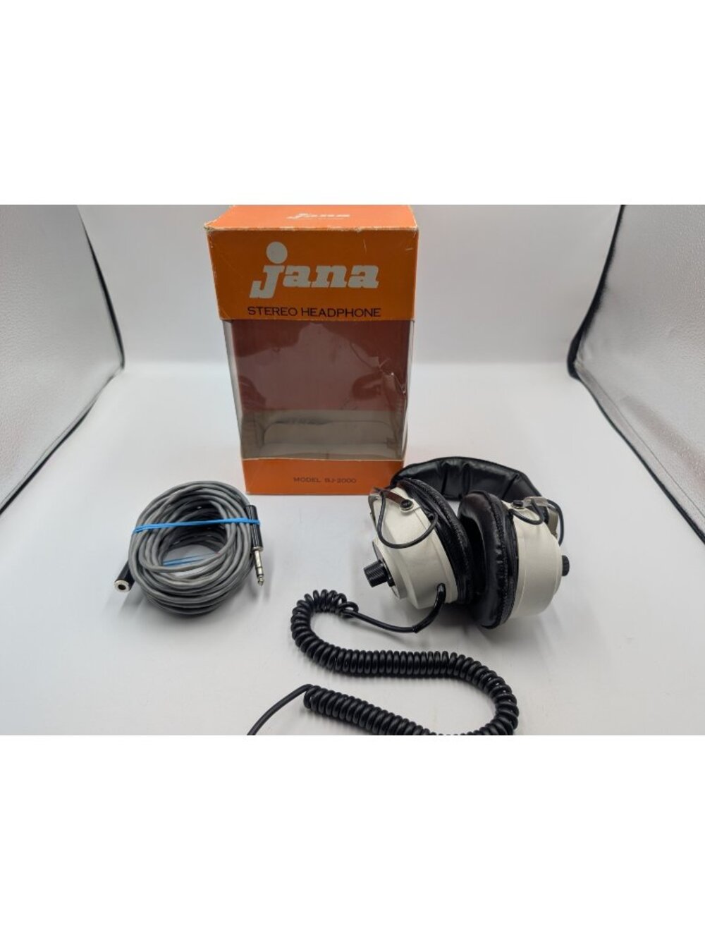 TESTED WORKS- Jana BJ-2000 White Stereo Headphones Japan With Extension - Box